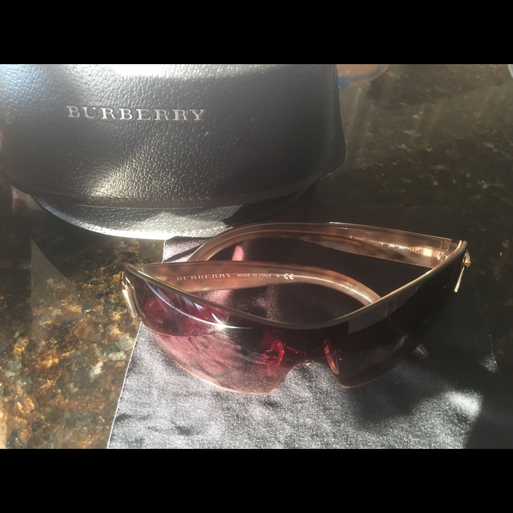 Authentic Burberry Sunglasses - Picture 4 of 14
